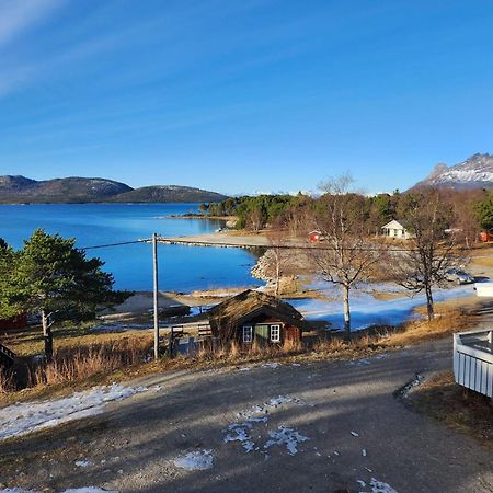 Ulvsvag Gjestgiveri Og Fjordcamping As Exterior foto
