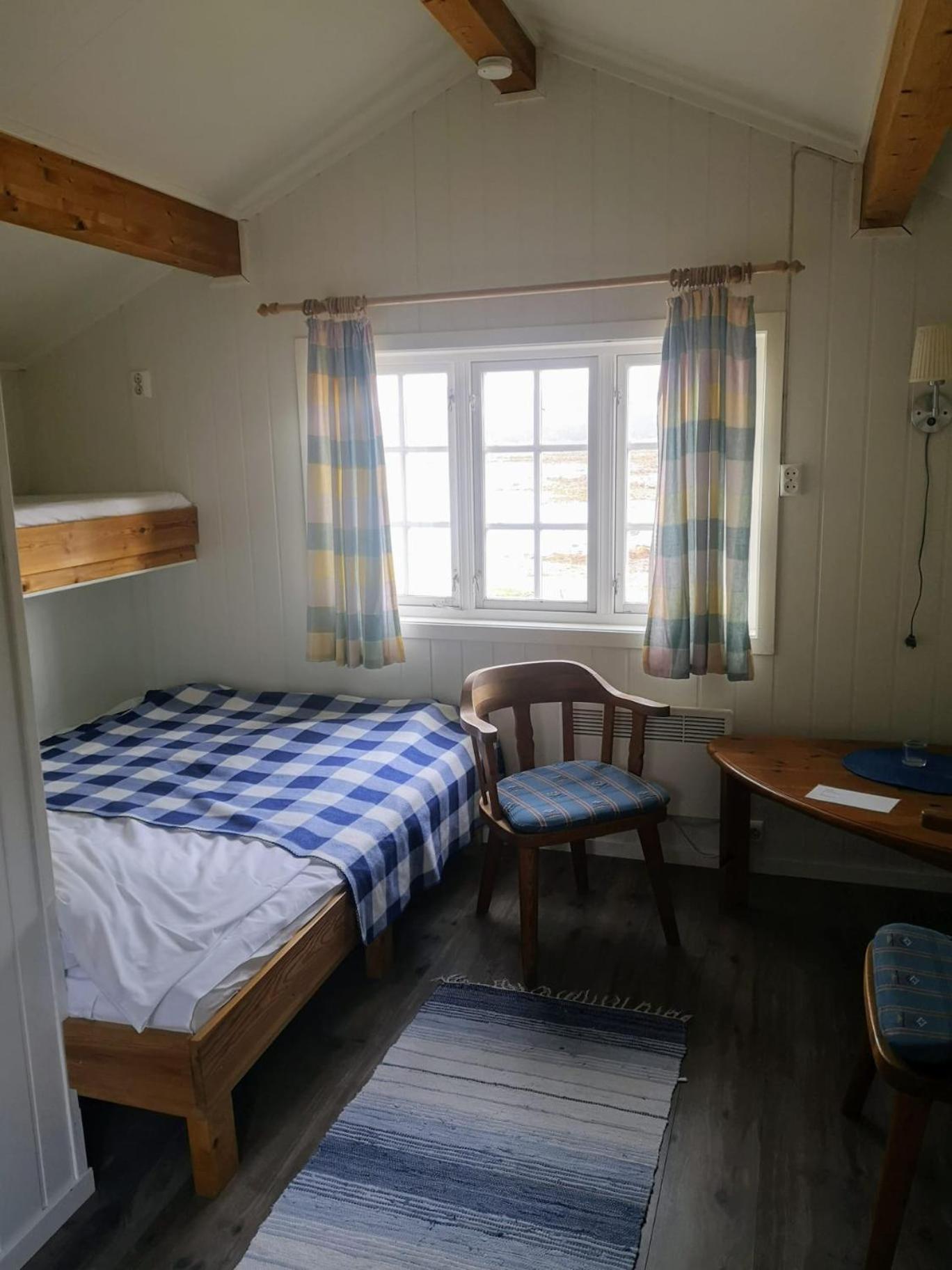 Ulvsvag Gjestgiveri Og Fjordcamping As Exterior foto