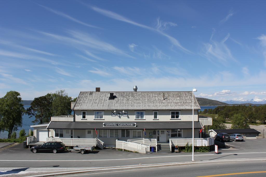 Ulvsvag Gjestgiveri Og Fjordcamping As Exterior foto